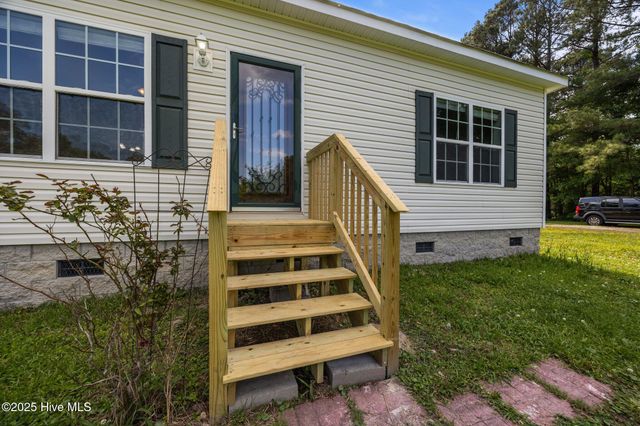 103 Meadowview Road, Jacksonville, NC 28540