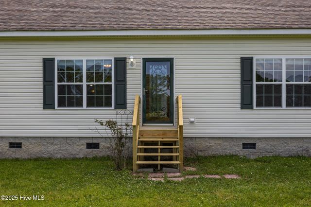 103 Meadowview Road, Jacksonville, NC 28540