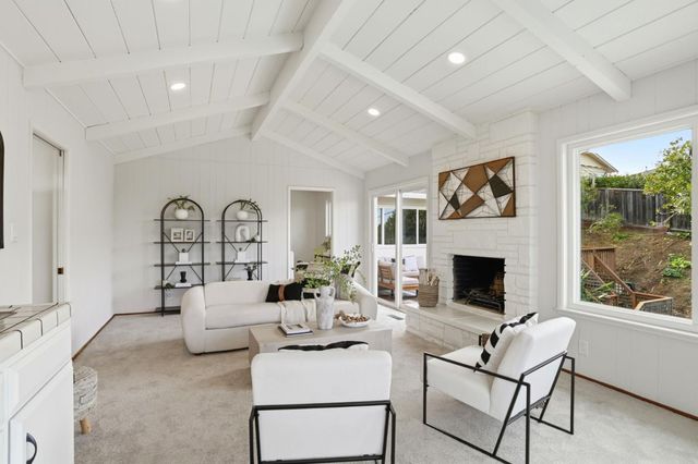 945 Andover Way, Los Altos, CA 94024