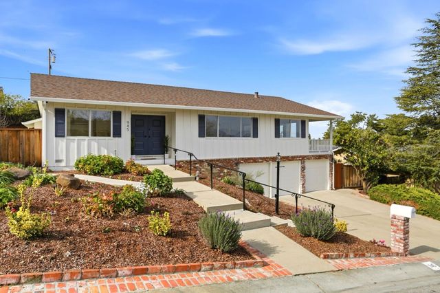 945 Andover Way, Los Altos, CA 94024