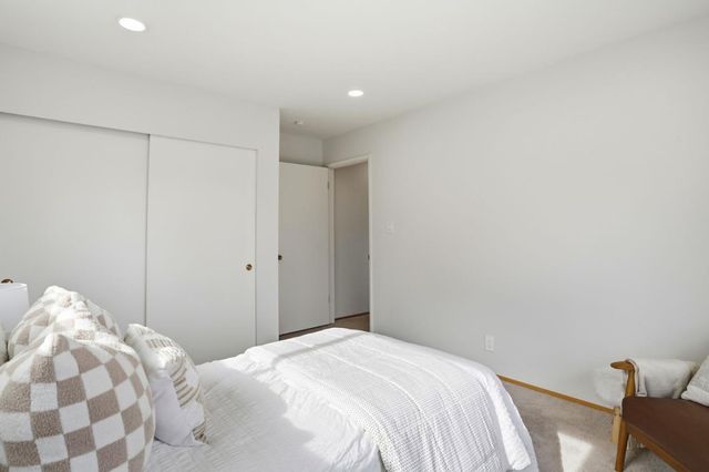 945 Andover Way, Los Altos, CA 94024