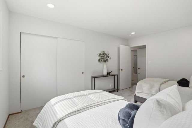 945 Andover Way, Los Altos, CA 94024