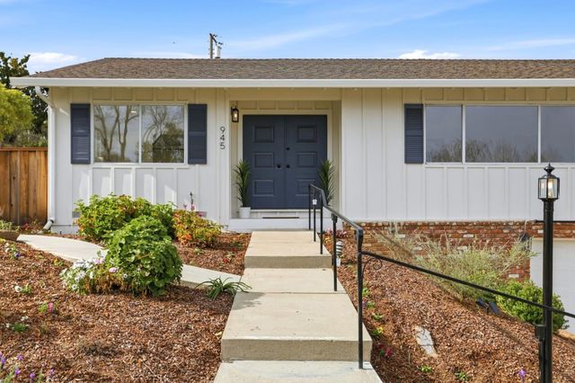 945 Andover Way, Los Altos, CA 94024