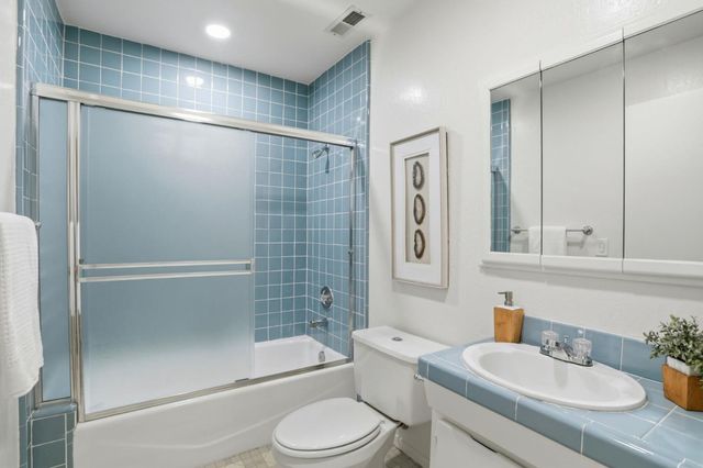 945 Andover Way, Los Altos, CA 94024