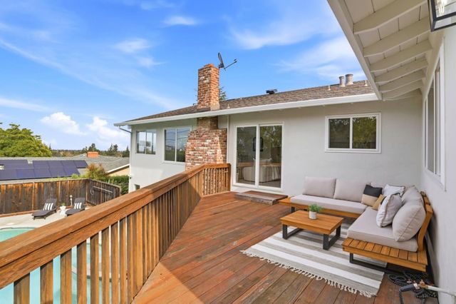 945 Andover Way, Los Altos, CA 94024