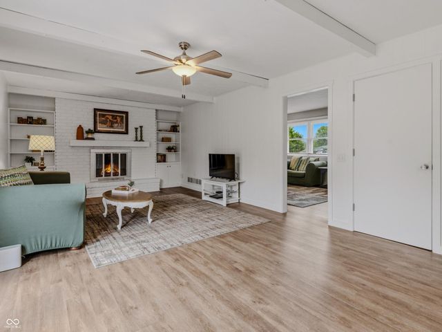 3232 Fairlawn Drive, Columbus, IN 47203