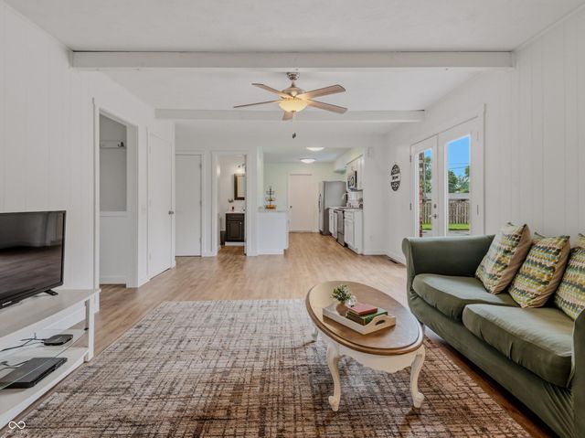 3232 Fairlawn Drive, Columbus, IN 47203