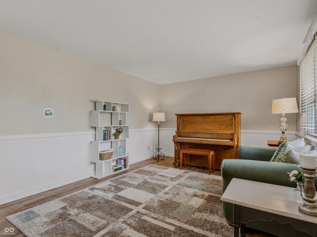 3232 Fairlawn Drive, Columbus, IN 47203