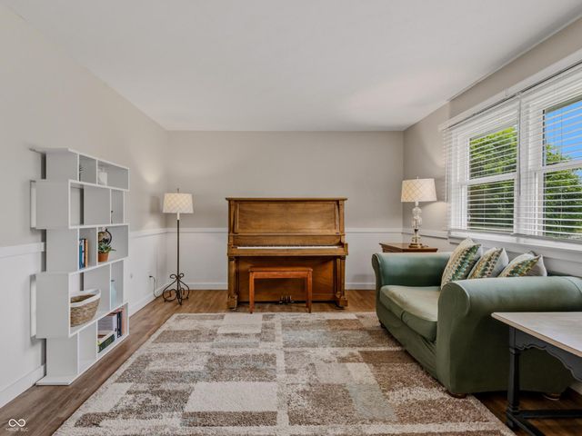 3232 Fairlawn Drive, Columbus, IN 47203