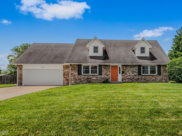3232 Fairlawn Drive, Columbus, IN 47203
