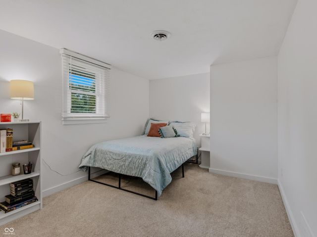 3232 Fairlawn Drive, Columbus, IN 47203
