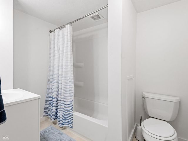3232 Fairlawn Drive, Columbus, IN 47203