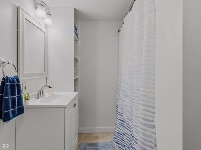 3232 Fairlawn Drive, Columbus, IN 47203