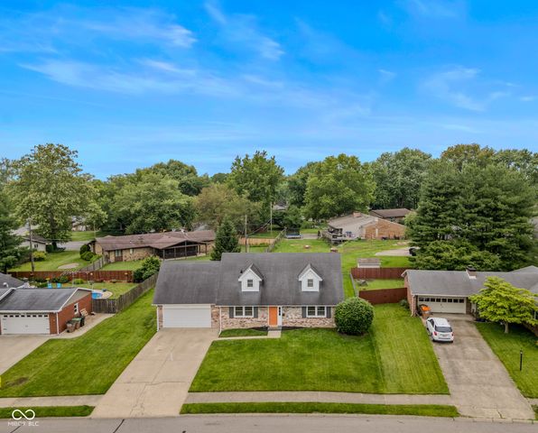 3232 Fairlawn Drive, Columbus, IN 47203