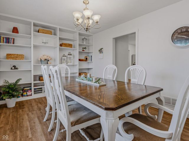 3232 Fairlawn Drive, Columbus, IN 47203