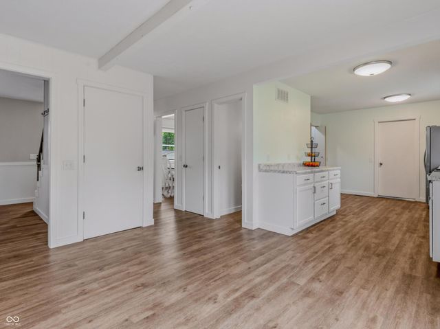 3232 Fairlawn Drive, Columbus, IN 47203