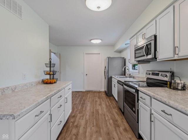 3232 Fairlawn Drive, Columbus, IN 47203