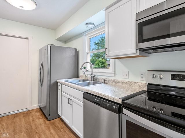 3232 Fairlawn Drive, Columbus, IN 47203