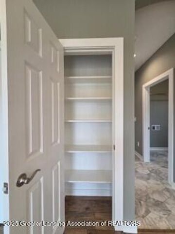 15277 Sherwood Lane, Lansing, MI 48906