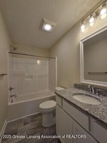 15277 Sherwood Lane, Lansing, MI 48906