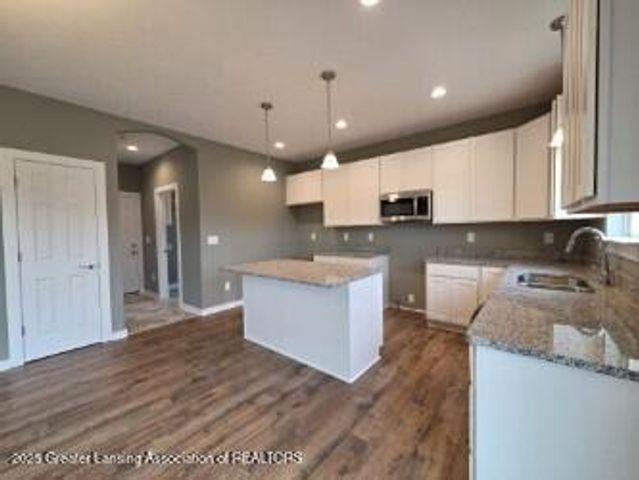 15277 Sherwood Lane, Lansing, MI 48906