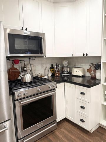 8965 SW 125th Ter, Miami, FL 33176