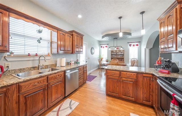 25421 Hideaway Lane, Lebanon, MO 65536