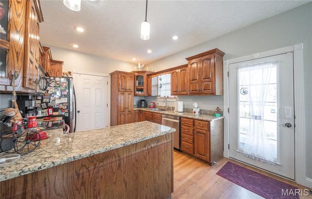 25421 Hideaway Lane, Lebanon, MO 65536