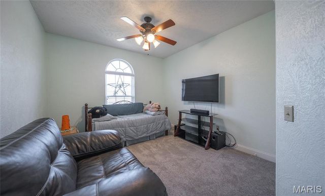 25421 Hideaway Lane, Lebanon, MO 65536