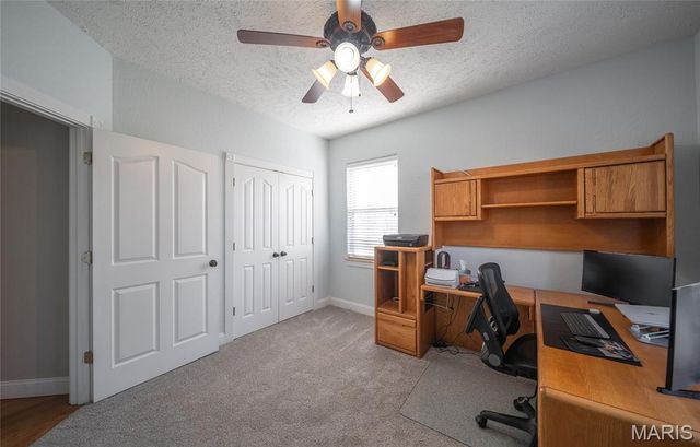 25421 Hideaway Lane, Lebanon, MO 65536