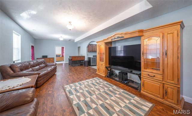 25421 Hideaway Lane, Lebanon, MO 65536