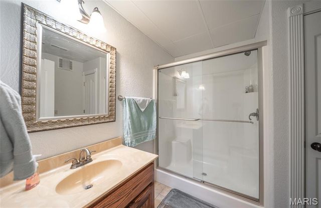 25421 Hideaway Lane, Lebanon, MO 65536