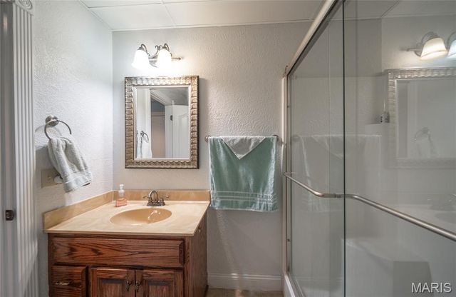 25421 Hideaway Lane, Lebanon, MO 65536