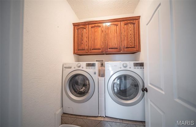 25421 Hideaway Lane, Lebanon, MO 65536