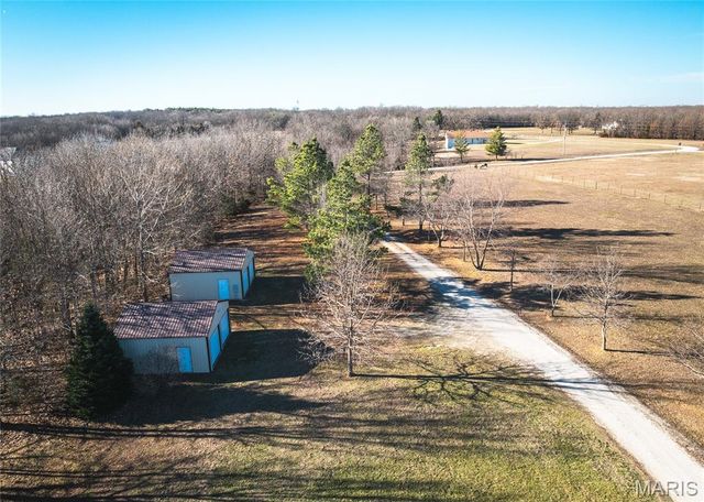 25421 Hideaway Lane, Lebanon, MO 65536