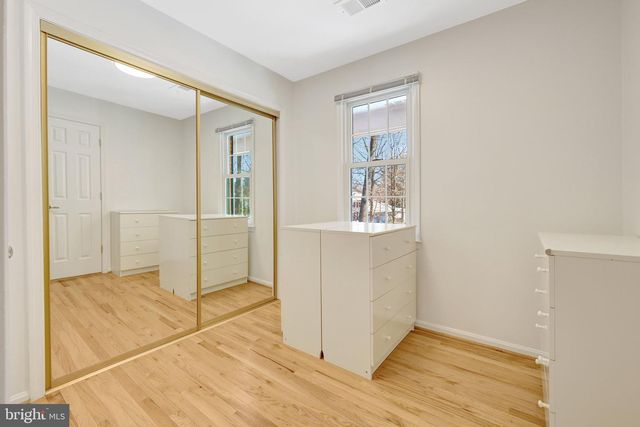 12111 HOLLY KNOLL CIR, Great Falls, VA 22066