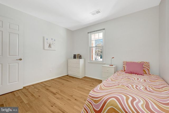 12111 HOLLY KNOLL CIR, Great Falls, VA 22066