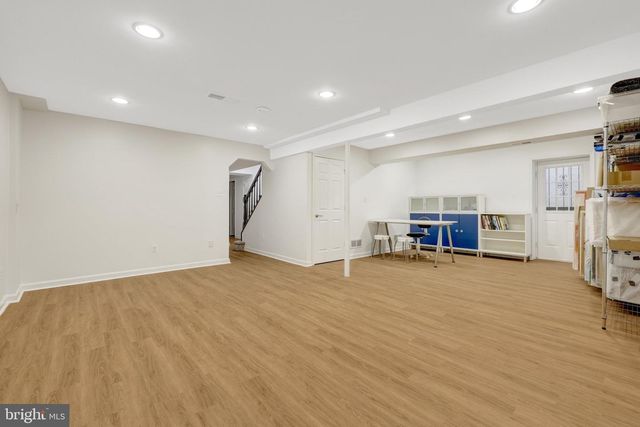 12111 HOLLY KNOLL CIR, Great Falls, VA 22066