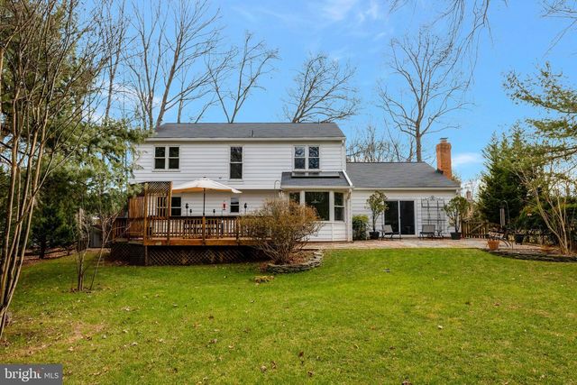 12111 HOLLY KNOLL CIR, Great Falls, VA 22066