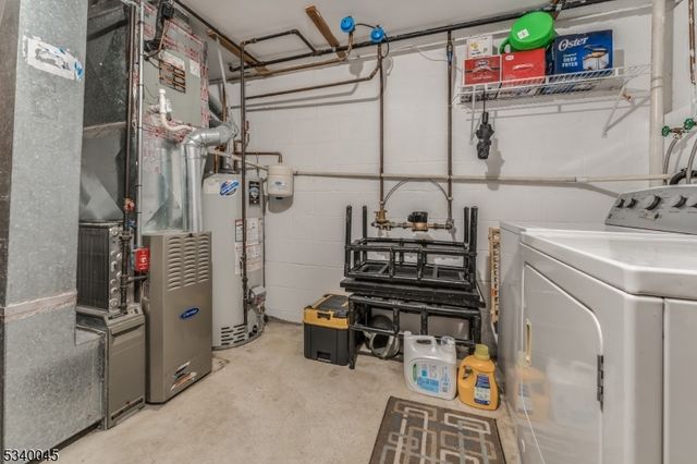 9 Colonial Ct, High Bridge Boro, NJ 08829