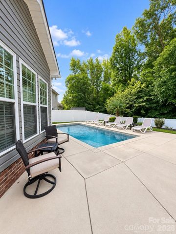 1016 Ellis Pond Drive, Rock Hill, SC 29730