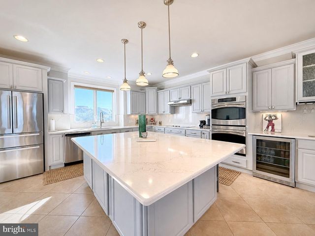40081 OCEANSIDE DR, Fenwick Island, DE 19944