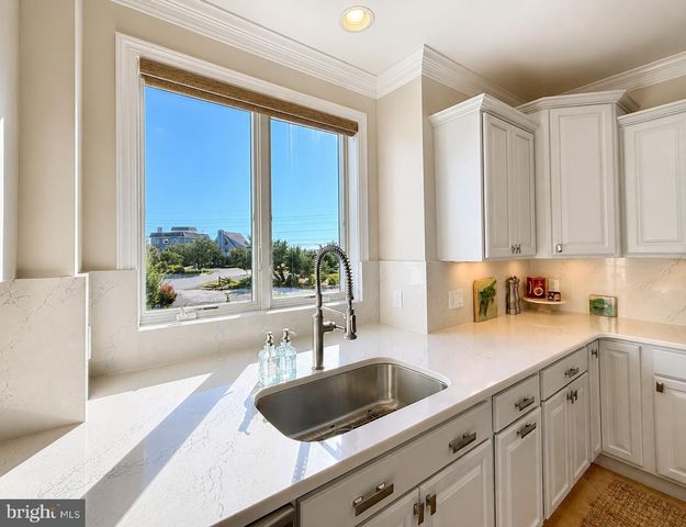 40081 OCEANSIDE DR, Fenwick Island, DE 19944