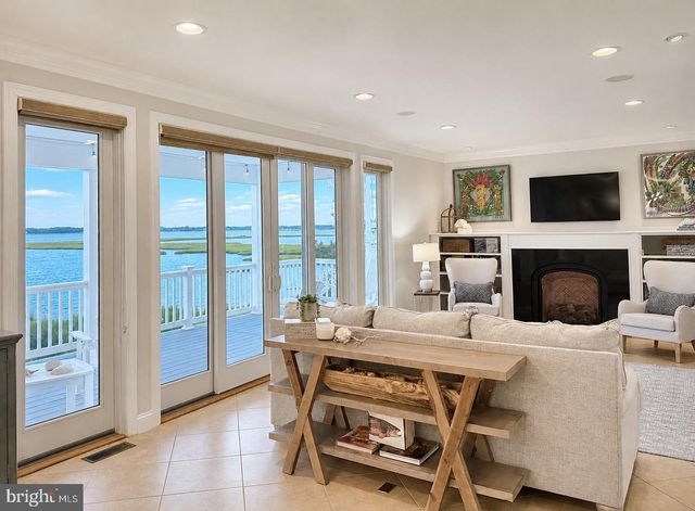 40081 OCEANSIDE DR, Fenwick Island, DE 19944