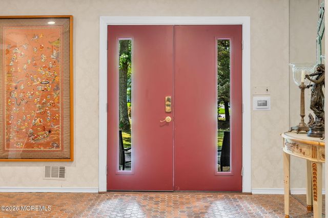 34 Kingsley Drive, Manalapan, NJ 07726