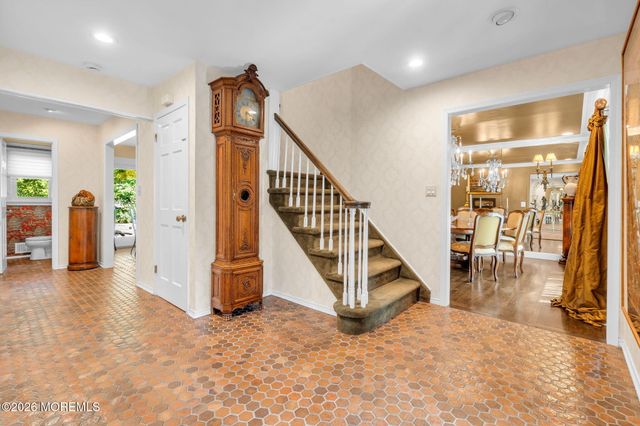 34 Kingsley Drive, Manalapan, NJ 07726