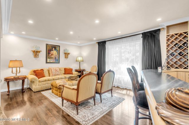 34 Kingsley Drive, Manalapan, NJ 07726