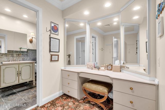 34 Kingsley Drive, Manalapan, NJ 07726