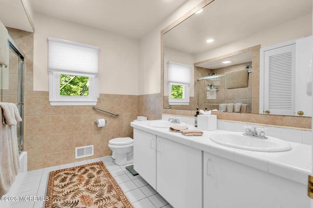 34 Kingsley Drive, Manalapan, NJ 07726