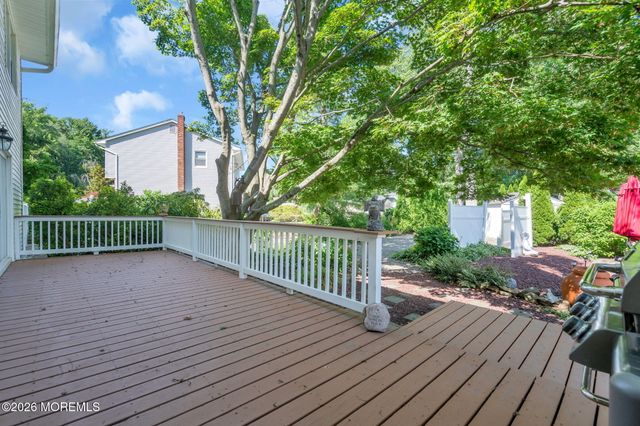 34 Kingsley Drive, Manalapan, NJ 07726